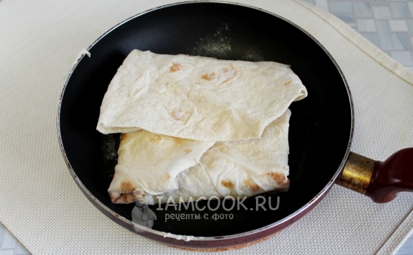 Свернуть лаваш в конверт