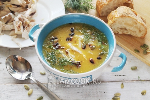 Готовый тыквенный суп-пюре с курицей