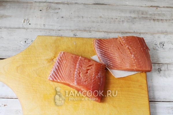 Снять с рыбы кожицу