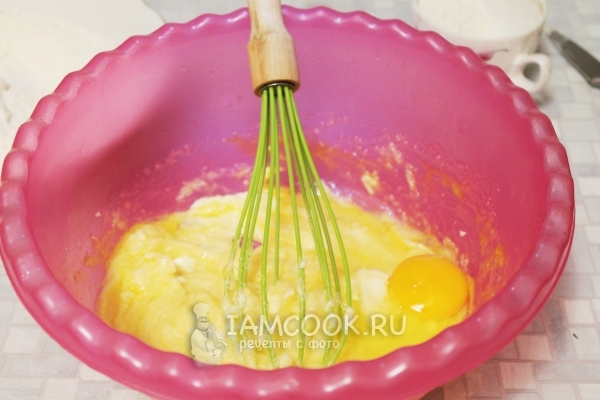 Добавить яйца