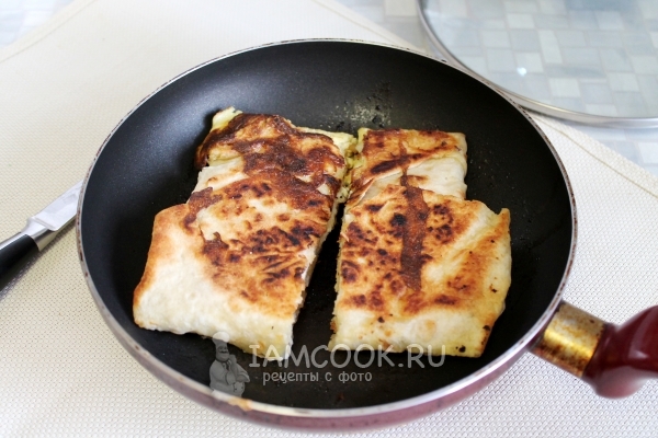 Готовые ёки с жареным картофелем