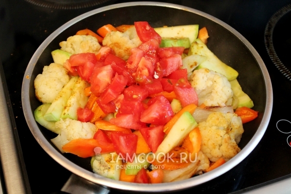 Положить помидоры