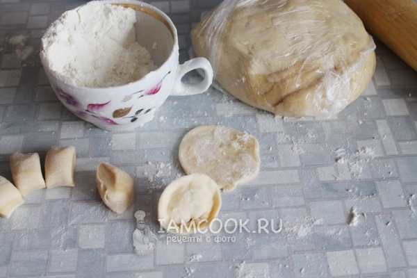 Слепить пельмени