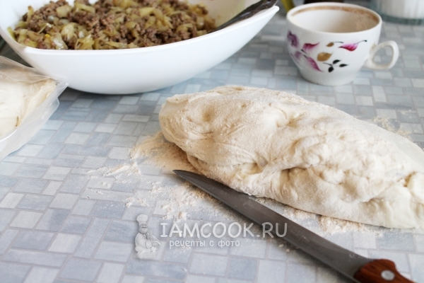 Подготовить тесто и начинку