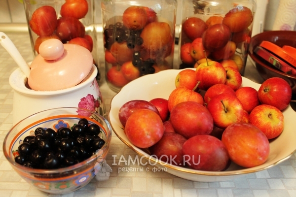 Ингредиенты для компота из ранеток и черноплодки на зиму