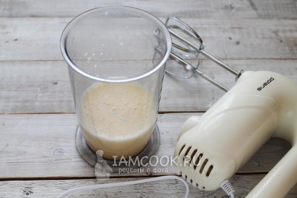 Взбить яйца миксером