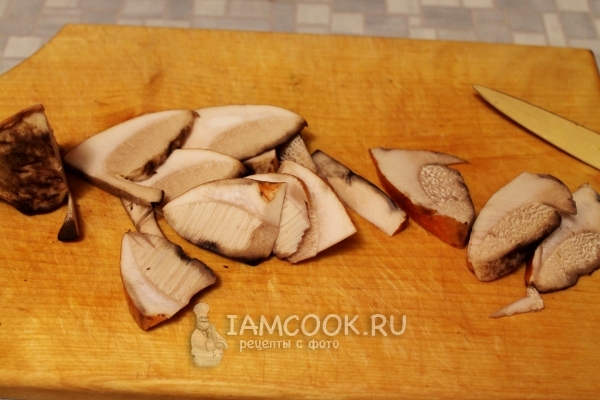 Порезать грибы