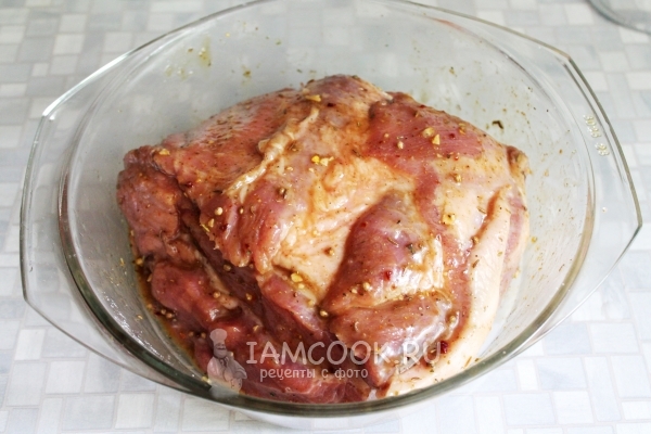 Замариновать мясо