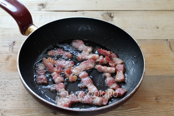 Поджарить грудинку