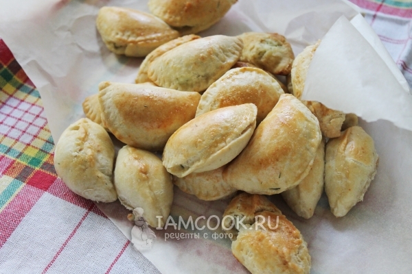 Пирожки с творогом и зеленью