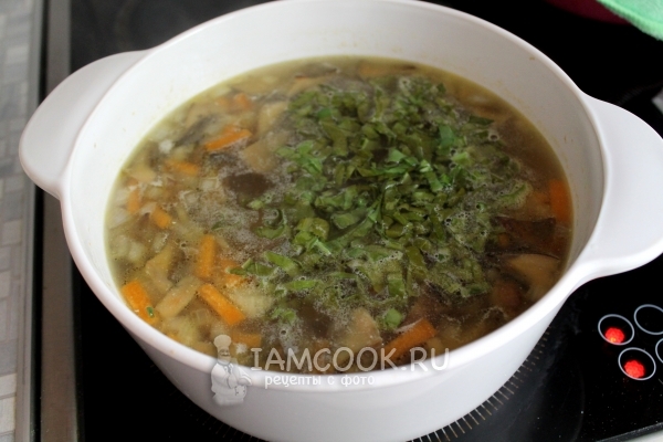 Положить зелень