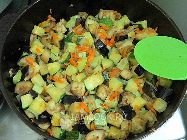 Положить баклажаны