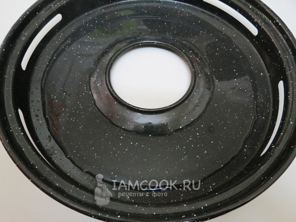 Влили воду в гриль-сковороду