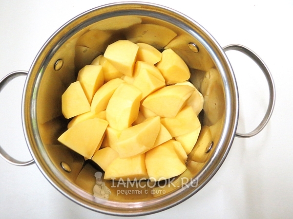 Почистить и порезать картофель