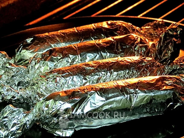 Запечь рулетики в духовке