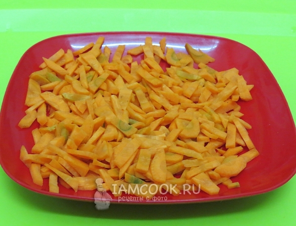 Нарезать морковь