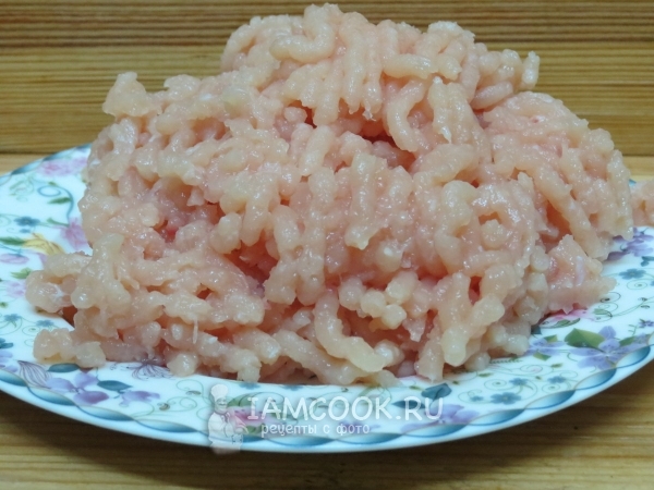 Перекрутить мясо через мясорубку