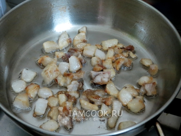 Обжарить сало