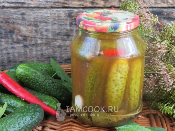 Фото хрустящих огурцов с кетчупом в банках на зиму