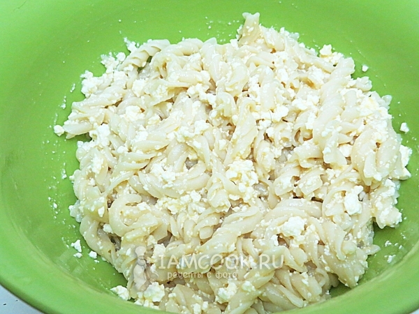 Добавить творог