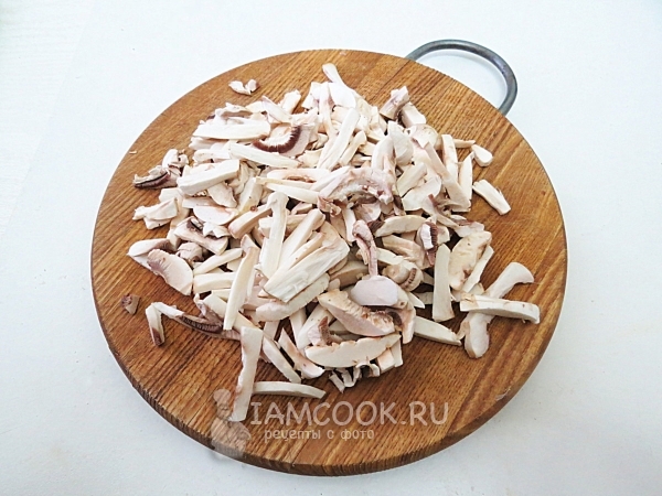 Порезать грибы