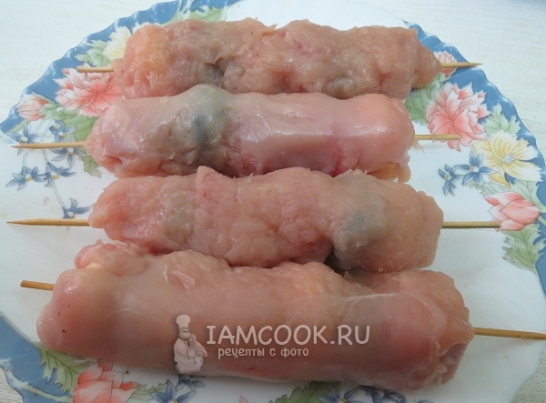 Обернуть мясо вокруг шпажки