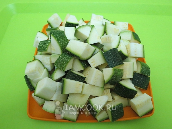Порезать кабачки