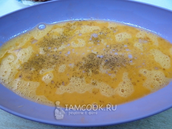 Взбить яйцо