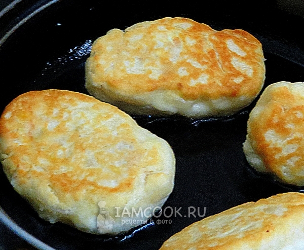 Пожарить пирожки