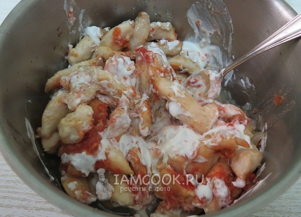 Положить сметану