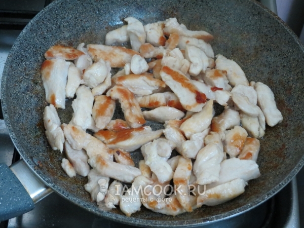 Обжарить мясо