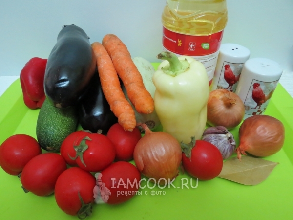 Ингредиенты для овощного соте из кабачков и баклажанов