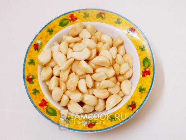 Почистить чеснок