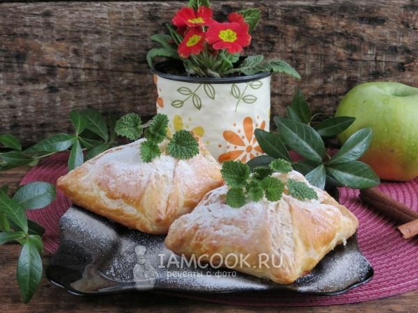 Рецепт яблок в платочках из слоёного теста