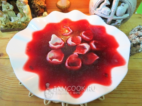 Готовый старопольский борщ с ушками