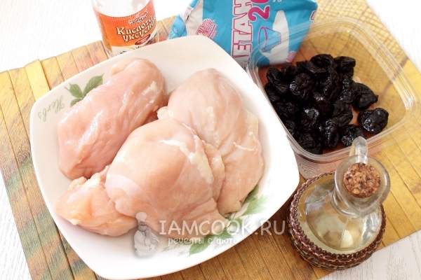 Ингредиенты для тушеного кролика с черносливом