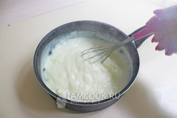 Сварить молоко с крахмалом