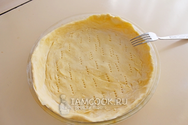 Наколоть тесто вилкой