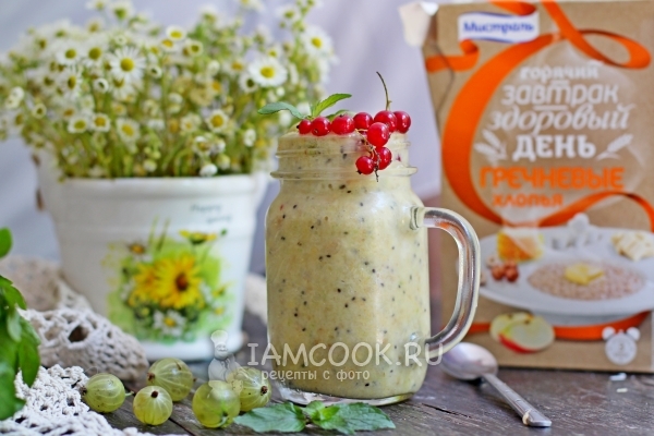 Фото фруктового смузи с гречневыми хлопьями
