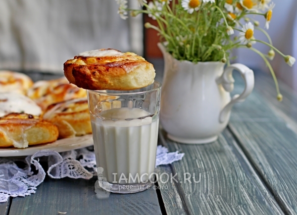 Рецепт булочек с творогом в сметанной заливке