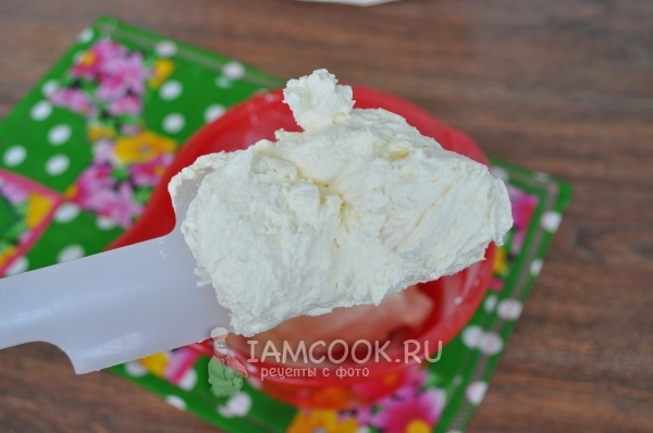 Взбить крем до однородности