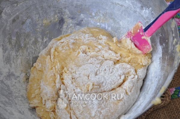 Всыпать муку