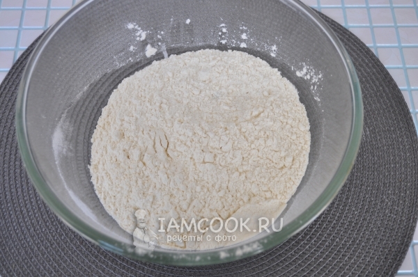 Просеять муку