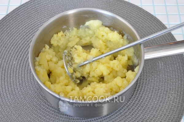 Размять картофель