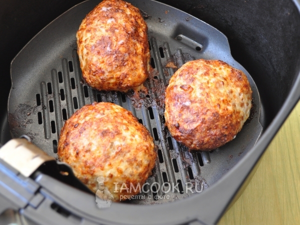 Пожарить котлеты