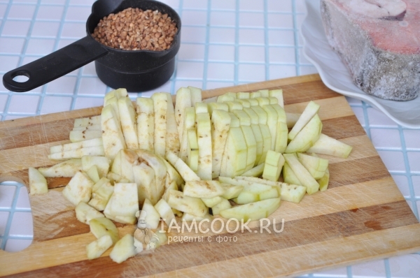 Порезать баклажаны