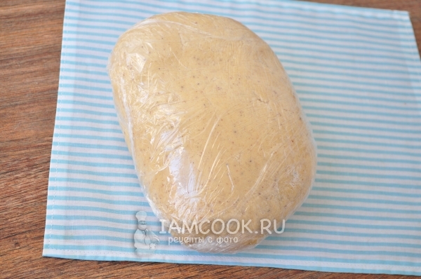 Завернуть тесто в пленку