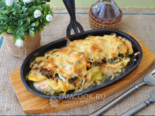 Фото куриной грудки, запечённой с папоротником в духовке