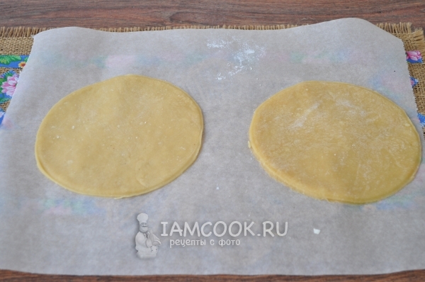 Раскатать тесто в круг