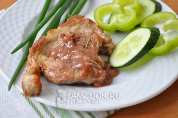 Фото стейка с соусом из красного вина